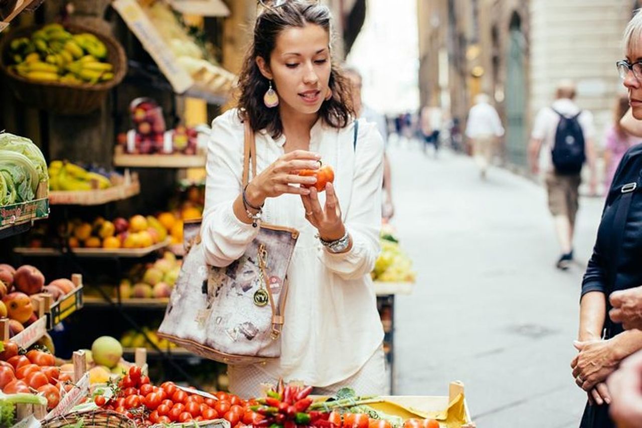 Lezione di cucina e pranzo in un casolare toscano con tour del mercato locale da Firenze — 3