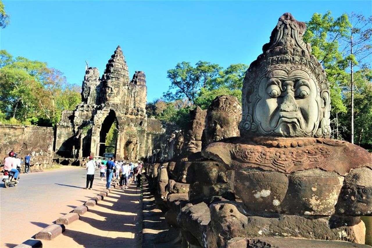 Angkor Wat Highlights e tour guidato all'alba da Siem Reap — 8