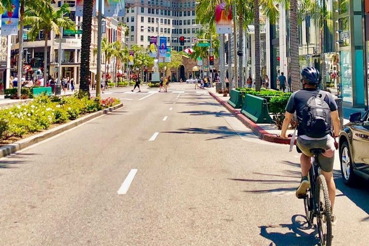 Tour di Beverly Hills: case delle star del cinema e visite turistiche a Los Angeles in bici elettrica — 9