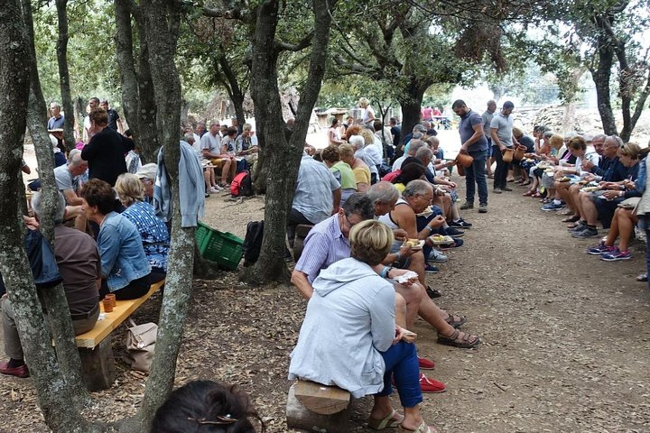 Pranzo Con I Pastori Di Orgosolo Dalla Costa Smeralda — 3