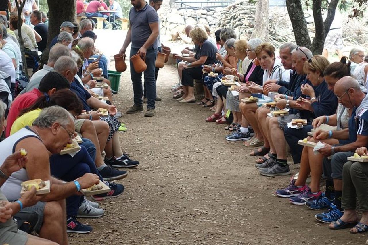 Pranzo Con I Pastori Di Orgosolo Dalla Costa Smeralda — 4