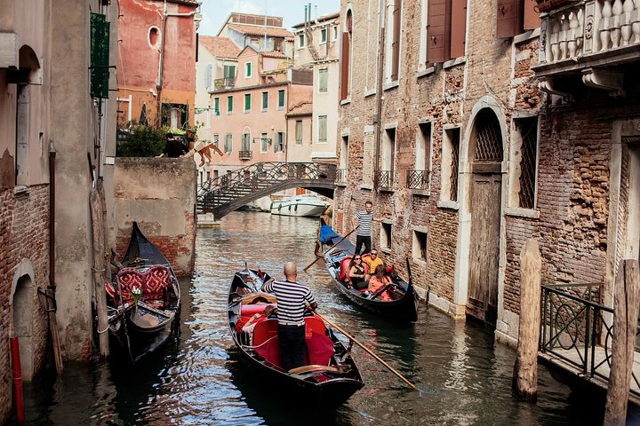 Punti salienti e gemme nascoste con la gente del posto: il meglio del tour privato di Venezia