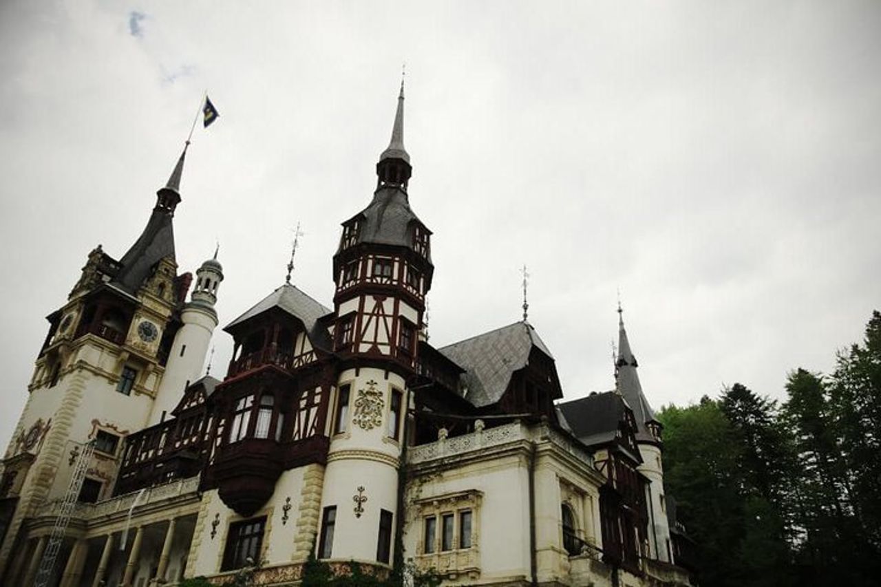 Tour privato dell'intera giornata della città di Brasov e Castello di Peles da Bucarest — 7