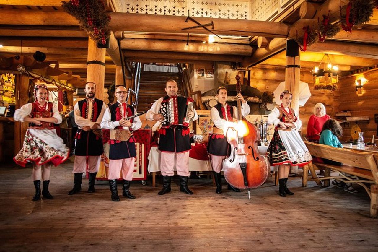 Serata in stile cottage con spettacolo folkloristico e festa tradizionale da Cracovia — 3