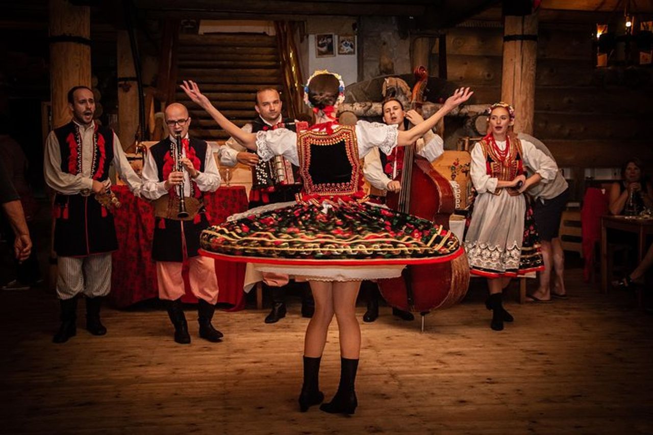 Serata in stile cottage con spettacolo folkloristico e festa tradizionale da Cracovia — 2