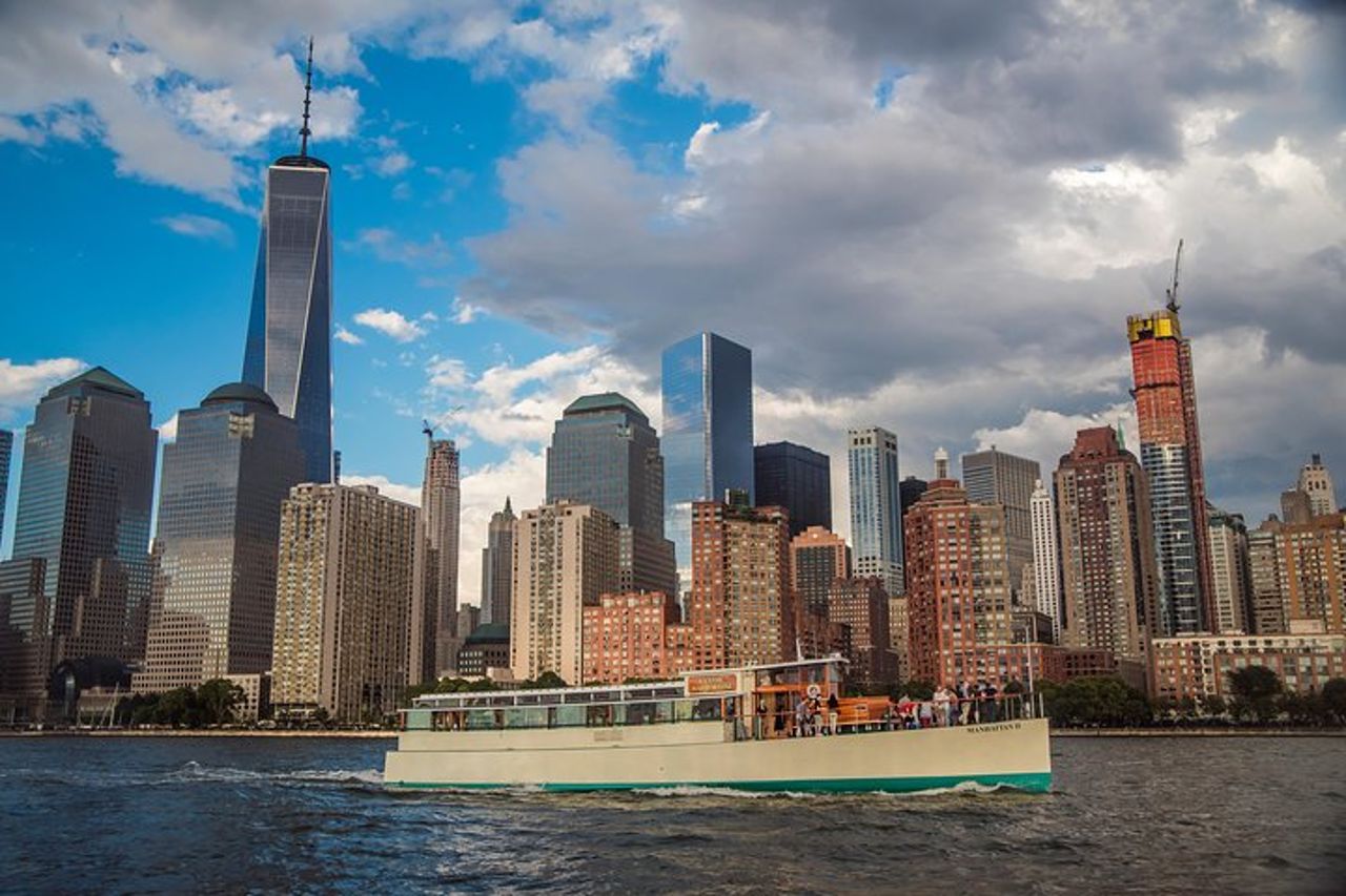 Crociera al tramonto a New York City su uno yacht — 5