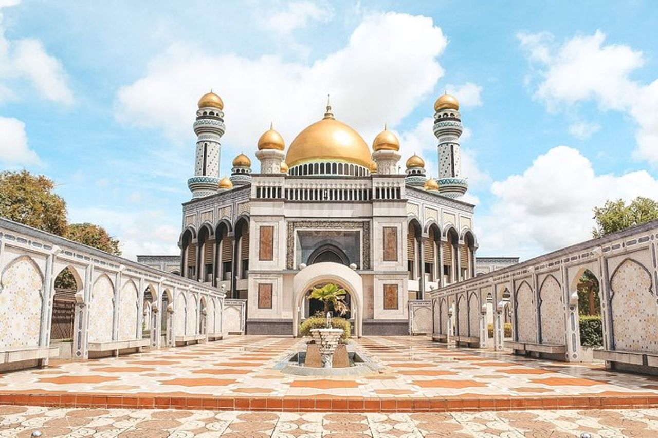 Tour della città di Brunei in giornata con Tamu Kianggeh, Royal Regalia e Kampung Ayer — 2