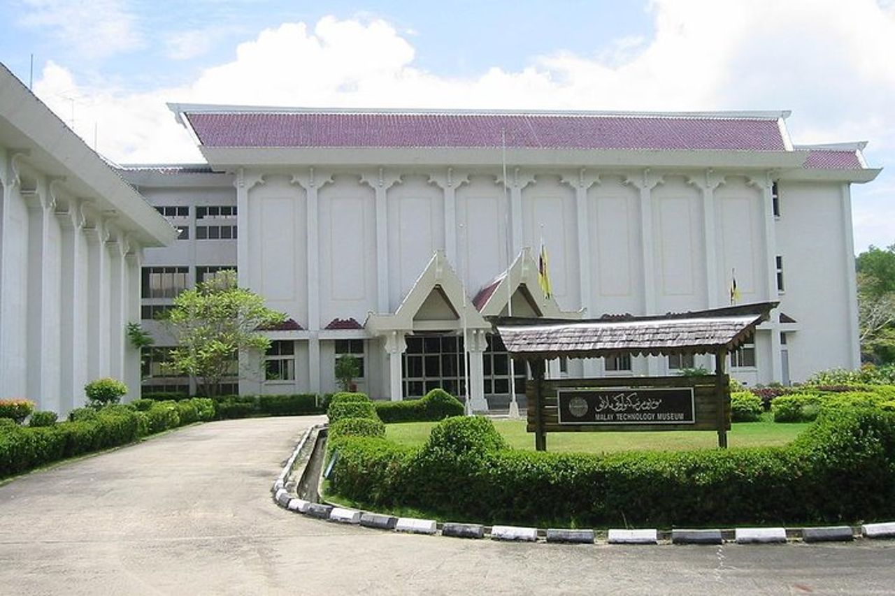 Tour della città di Brunei in giornata con Tamu Kianggeh, Royal Regalia e Kampung Ayer — 8
