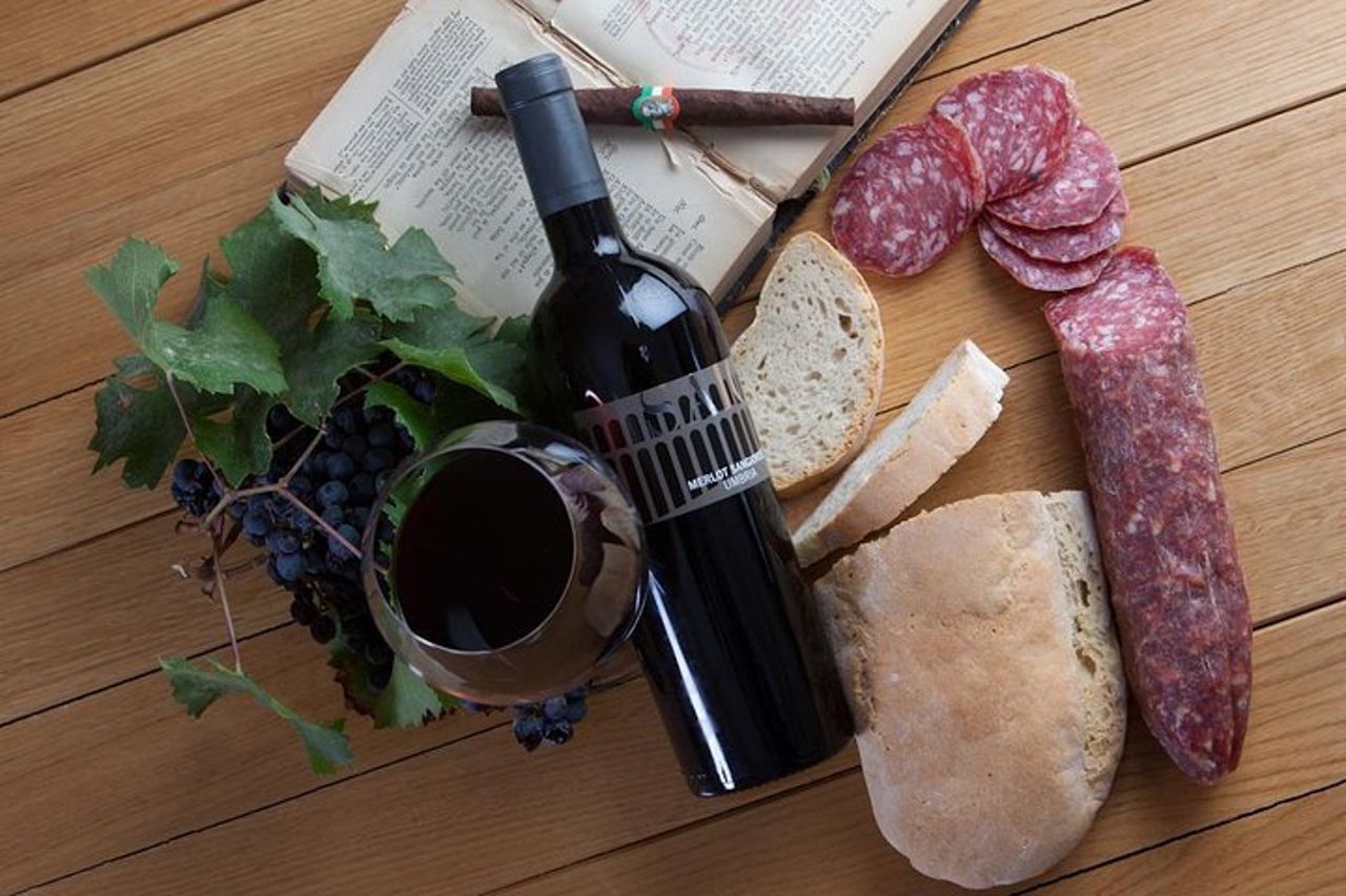 Rich aperitif 5 wines and walk in the vineyards — 6