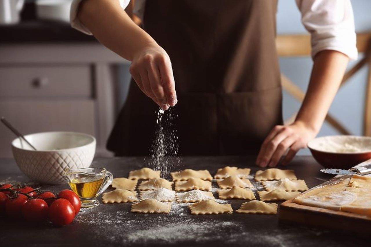 Lezione di cucina tipica regionale umbra con pranzo ad Assisi — 4