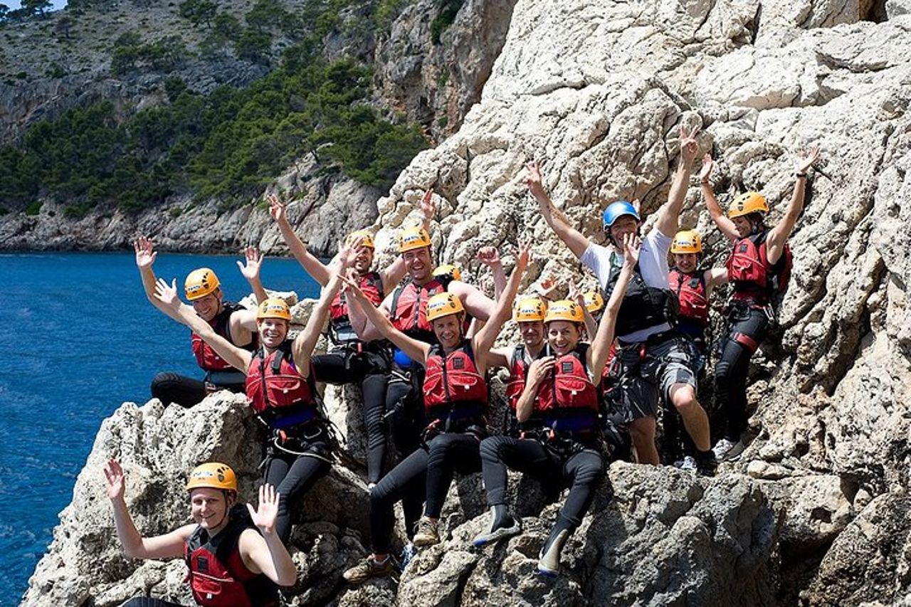 Coasteering nel sud di Maiorca con trasferimenti — 9