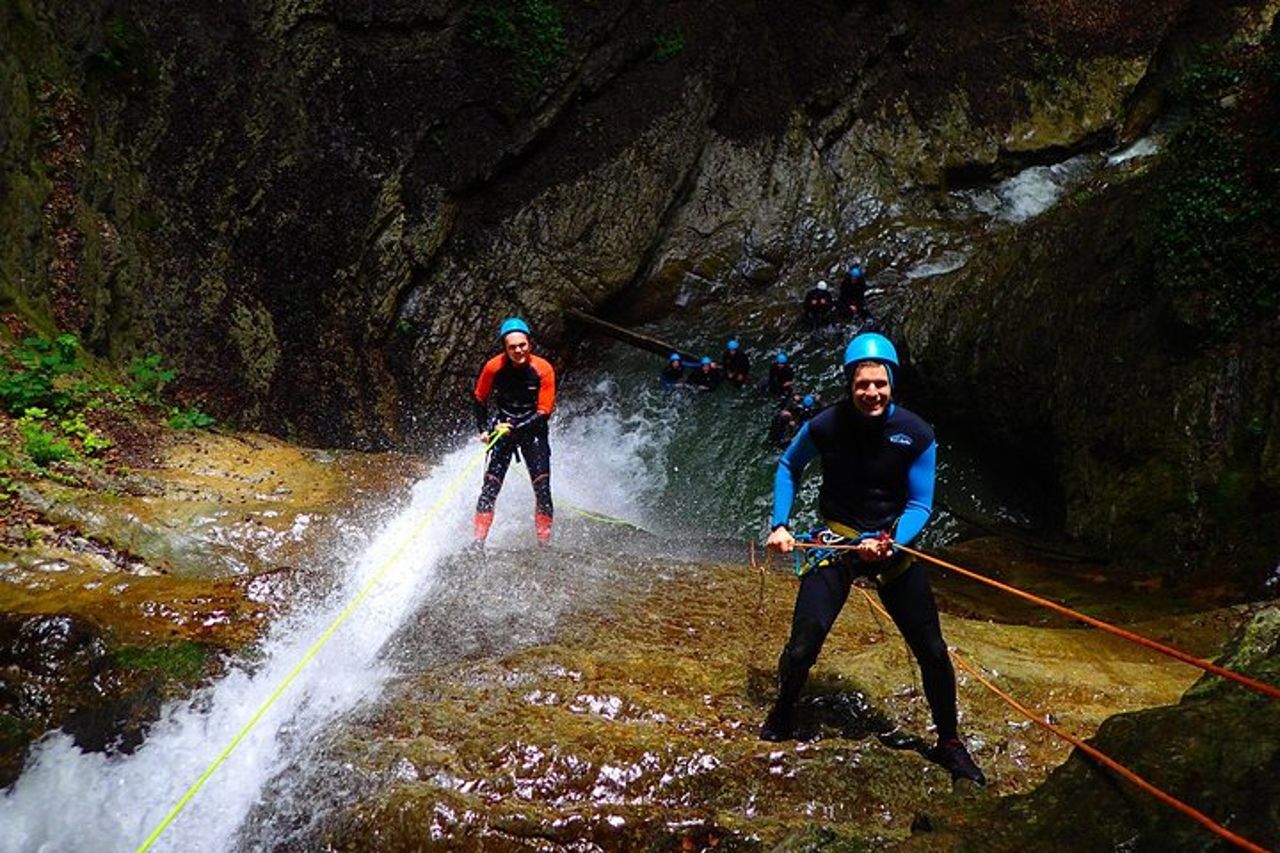 Sensazione di canyoning di Angon sulle rive del lago di Annecy — 2