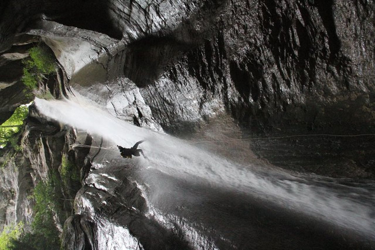 Sensazione di canyoning di Angon sulle rive del lago di Annecy — 3
