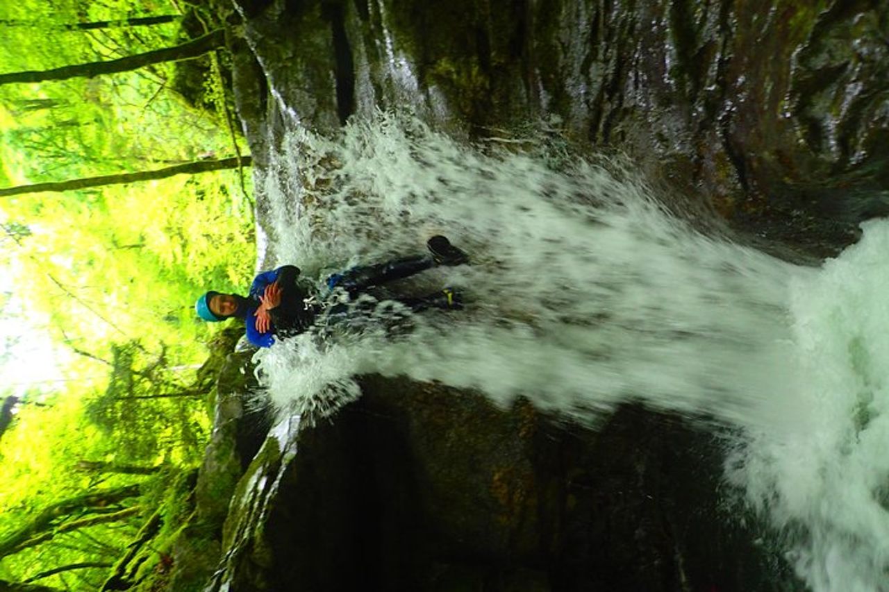 Sensazione di canyoning di Angon sulle rive del lago di Annecy — 5
