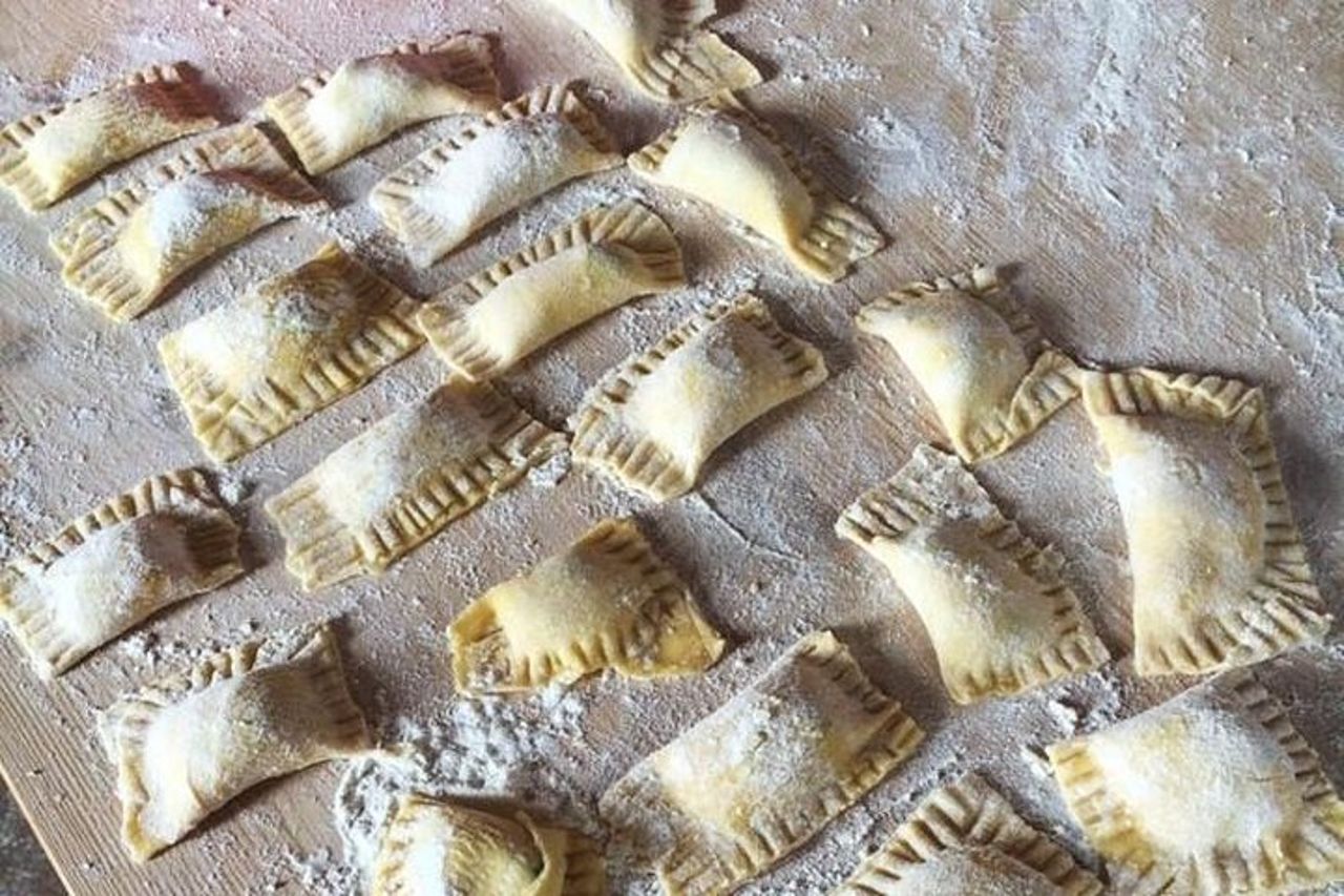Corso di cucina pratico in una cucina esclusiva a Cortona — 4