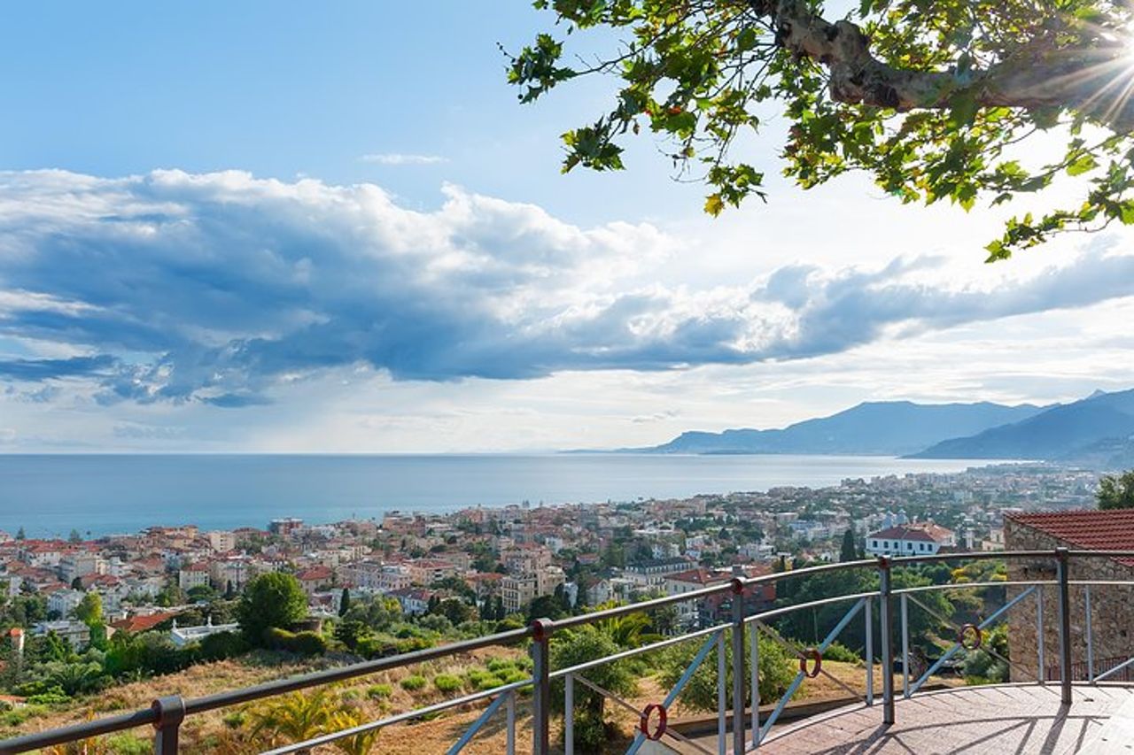 Tour di un giorno di shopping italiano per piccoli gruppi partendo da Nizza — 3