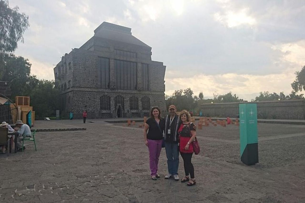 Combo privato 2 giorni: Teotihuacan + Basilica + Tlatelolco + Xochimilco + Frida + Coyoacan — 5