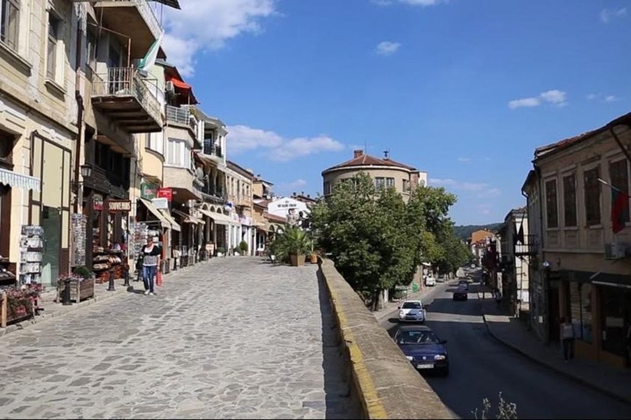 Gita di un giorno in Bulgaria: Monastero di Basarabovo, Tsarevets e Arbanasi — 8