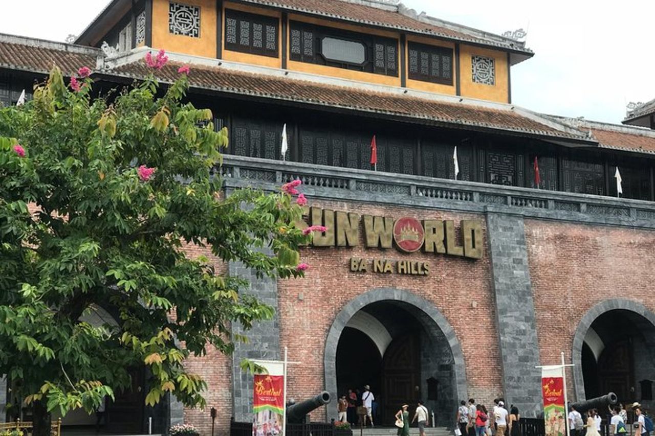 Ba Na Hill e Golden Bridge Full Day da Da Nang — 7