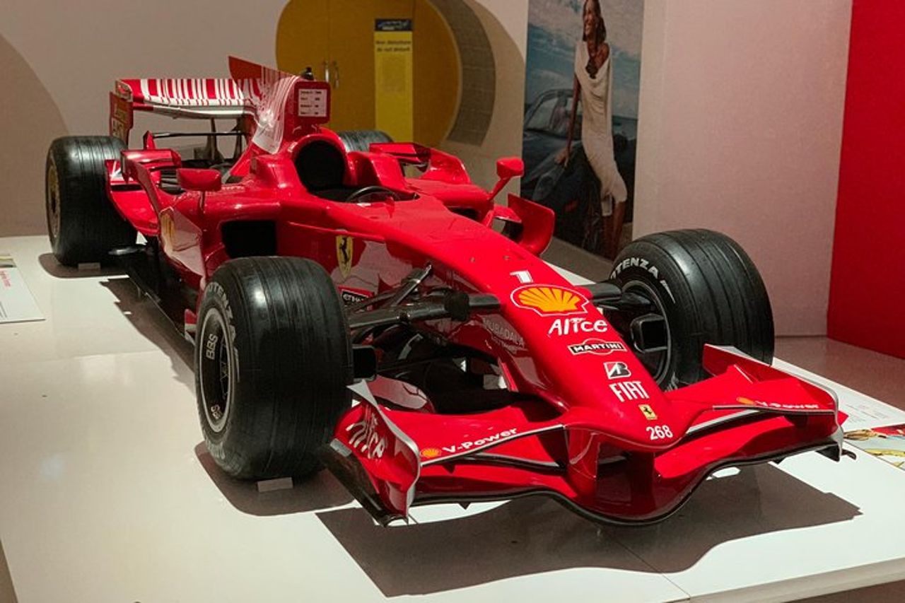 Esperienza di un'intera giornata al Ferrari Vip Tour - 2 test drive inclusi — 7