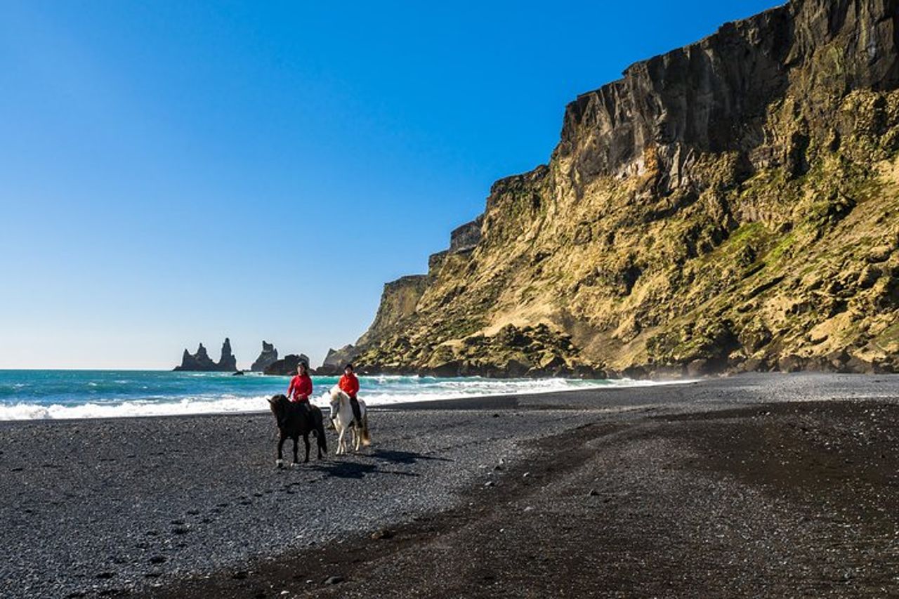 Tour a cavallo della Black Sand Beach da Vik — 4