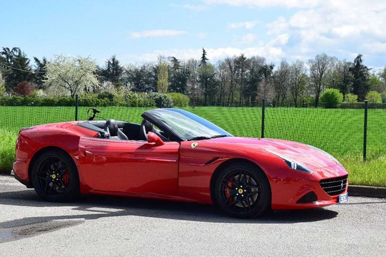 Test Drive a Maranello Ferrari California T 560cv — 2