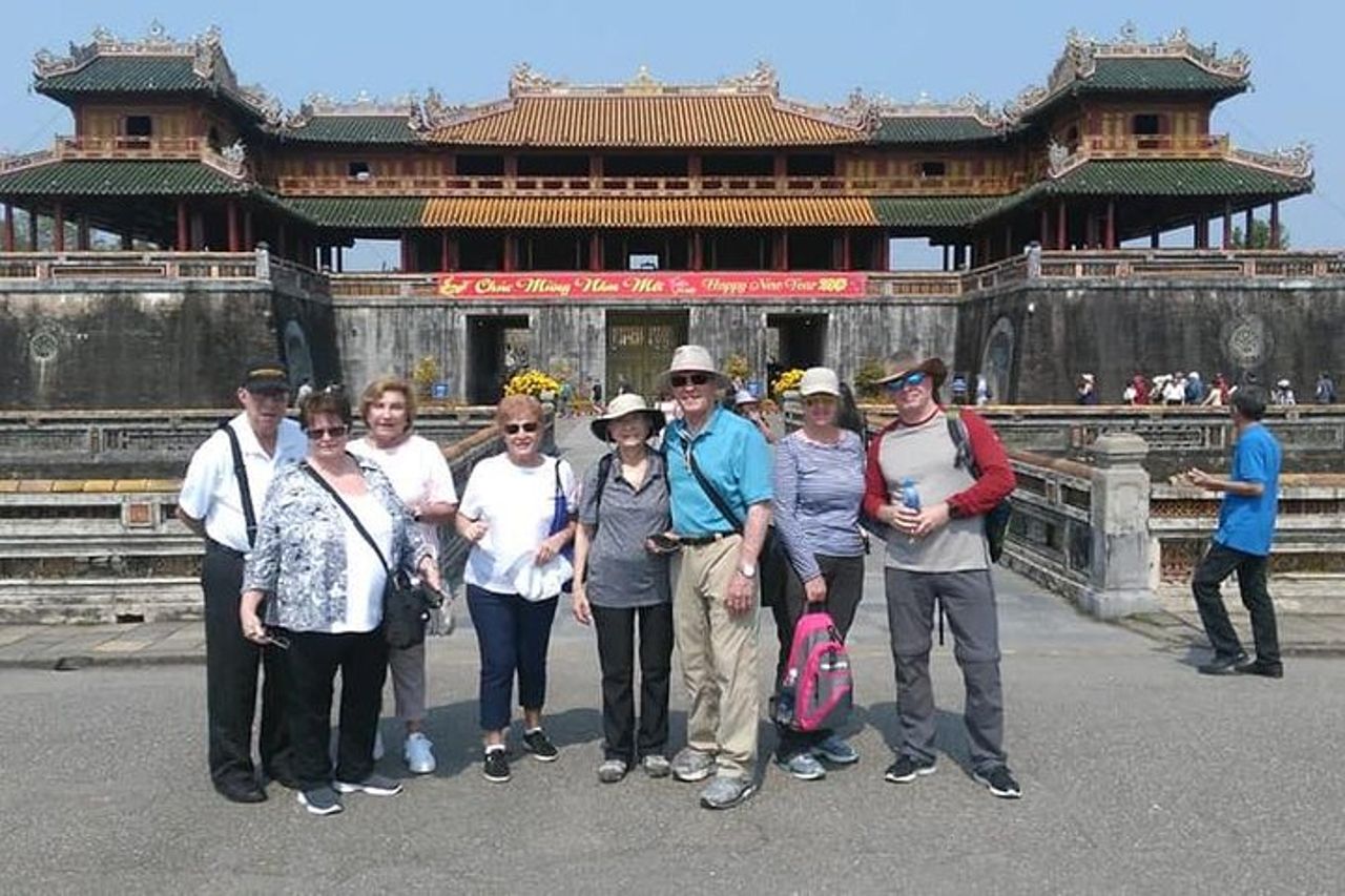 Shore Excursion per visitare Hue City e il Perfume River da CHAN MAY o TIEN SA Port — 3