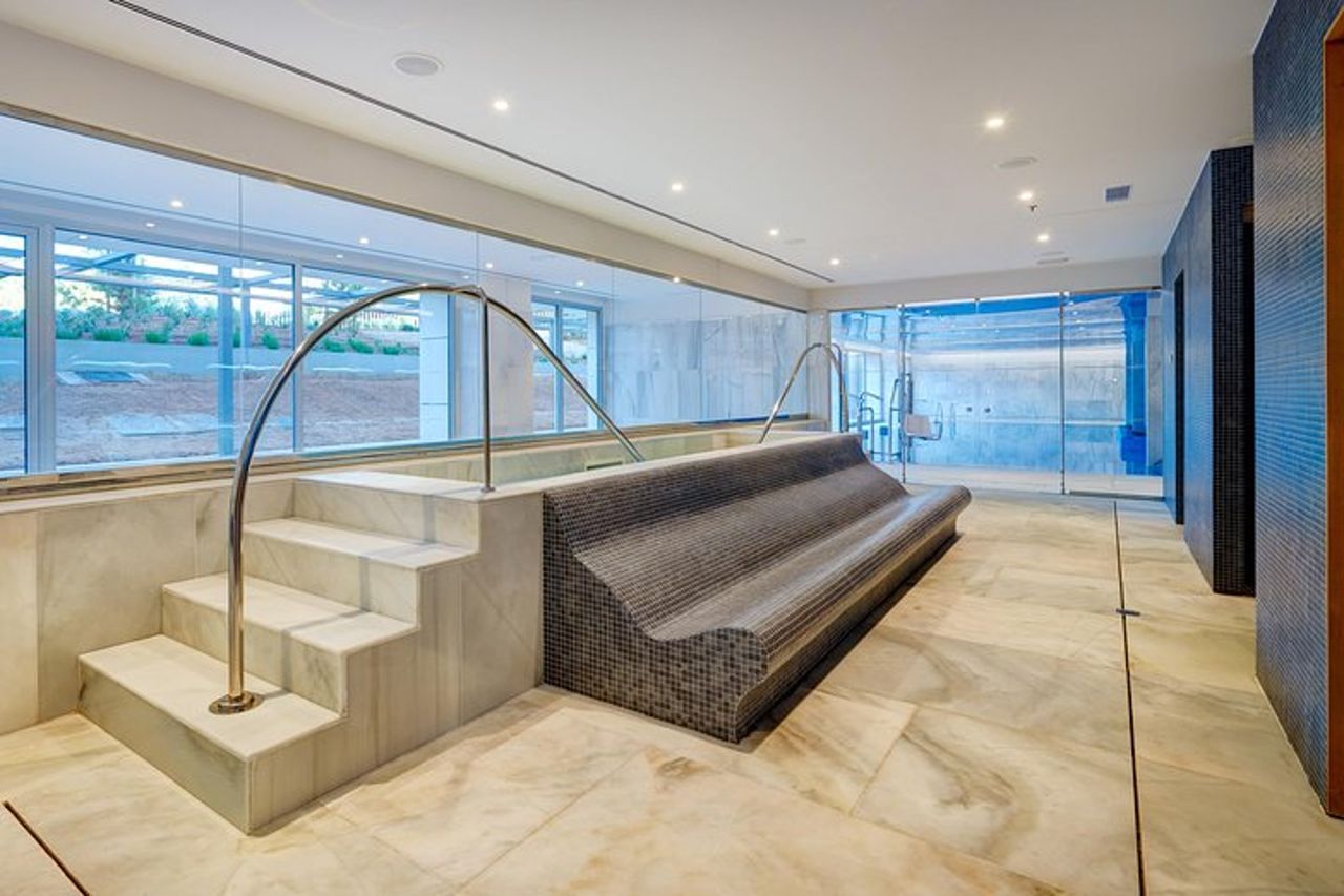 Massaggio rilassante alla schiena e day SPA — 4