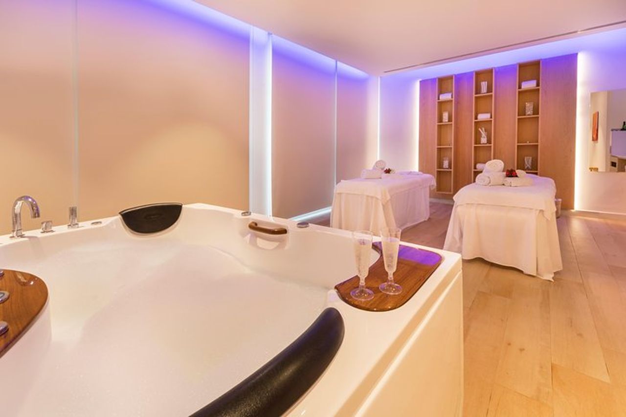 Romantico massaggio di coppia + ingresso SPA e jacuzzi privata con cava — 2