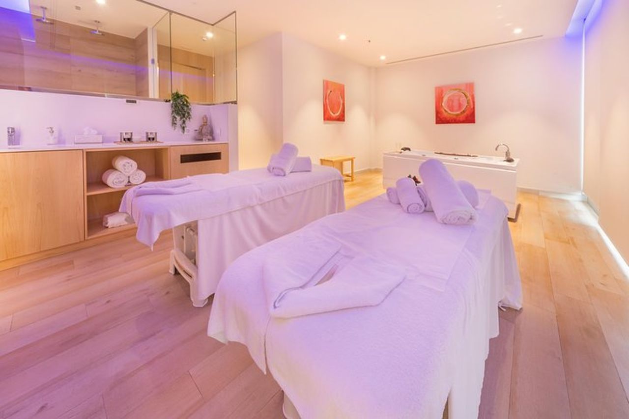 Romantico massaggio di coppia + ingresso SPA e jacuzzi privata con cava — 8