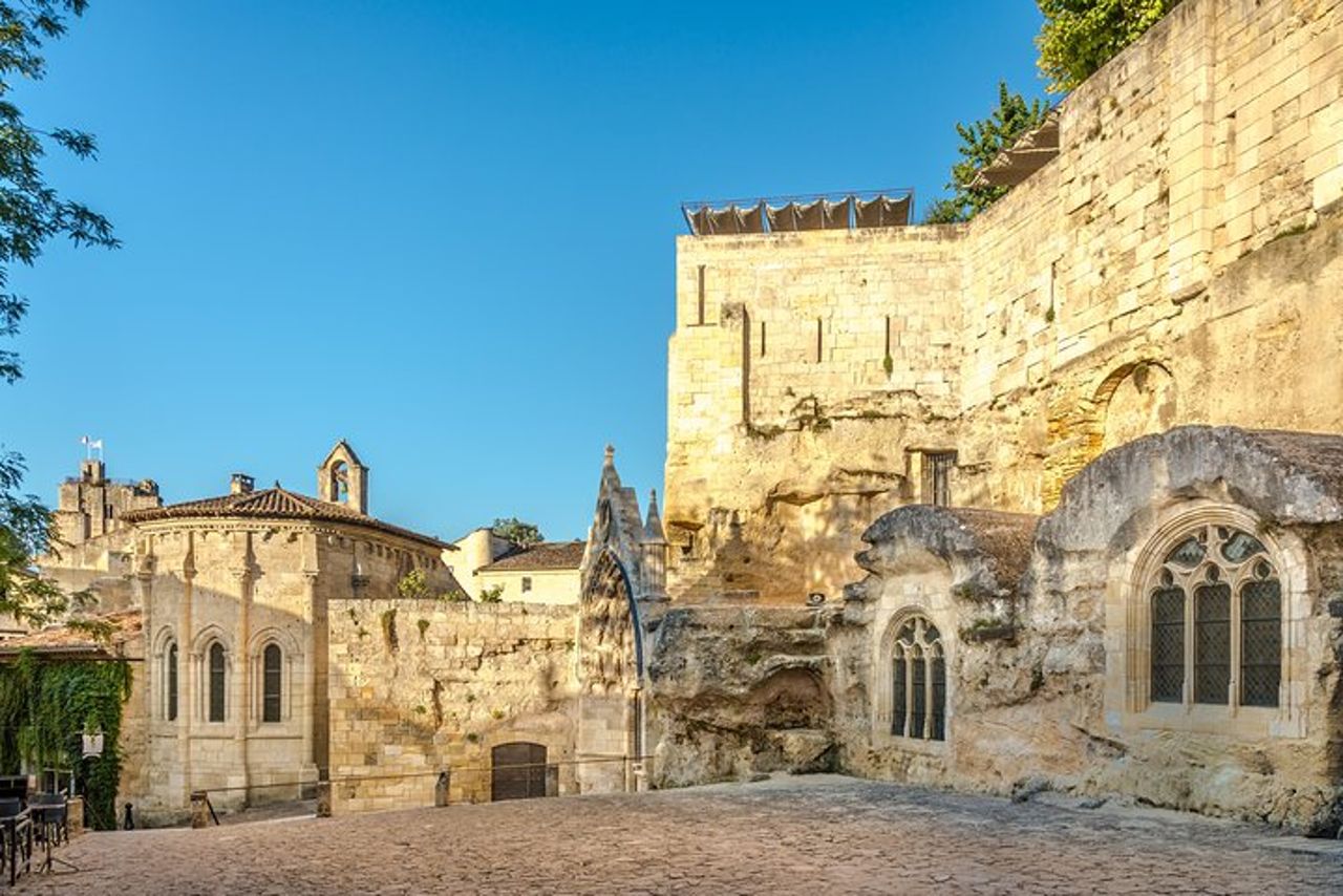 Gita di un giorno a Saint Emilion con tour panoramico e degustazioni di vini da Bordeaux