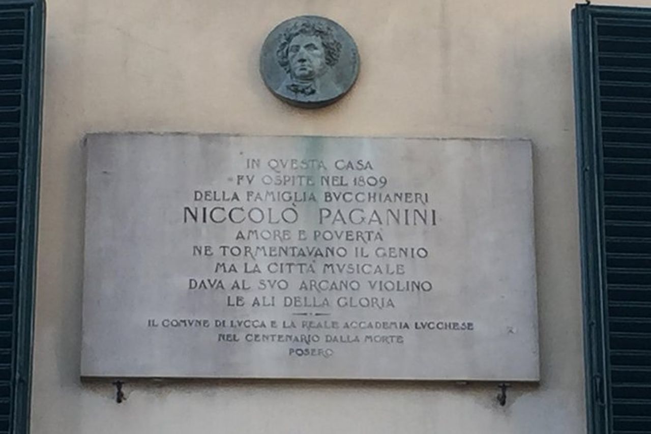 Piacevole tour musicale del centro storico di Lucca — 5