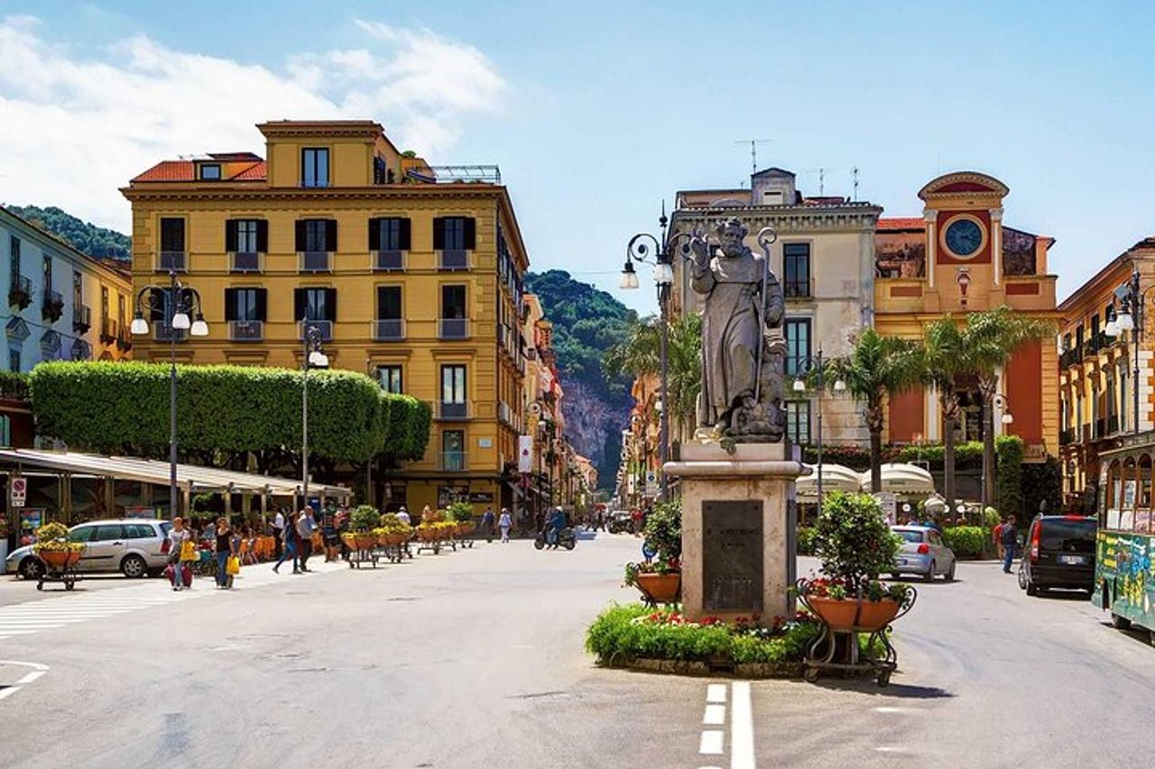 Trasferimento da Napoli a Sorrento o Sorrento a Napoli