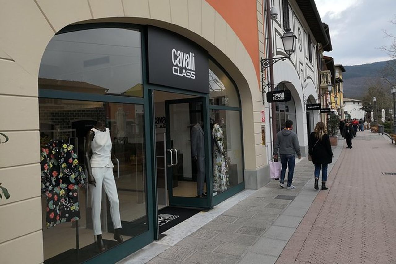 Shopping al Barberino Outlet da Montecatini Terme o Grotta Giusti — 4