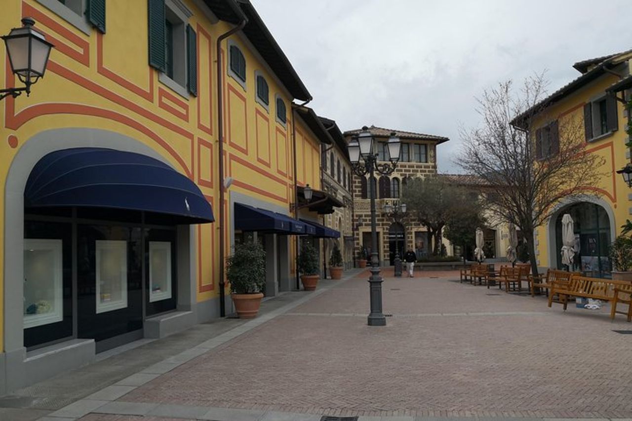 Shopping al Barberino Outlet da Montecatini Terme o Grotta Giusti — 7