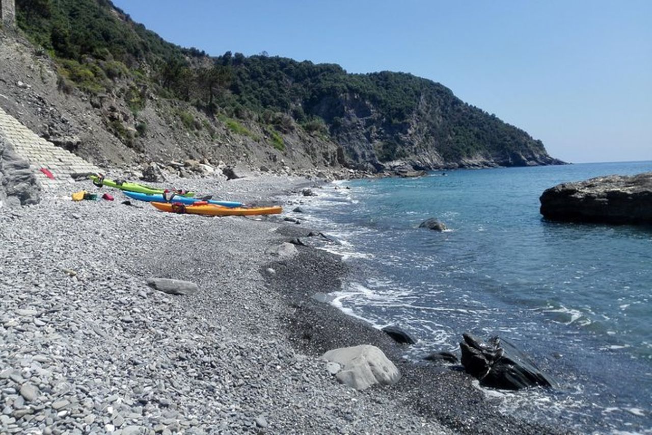 Pagaiata lungo le Cinque Terre — 5