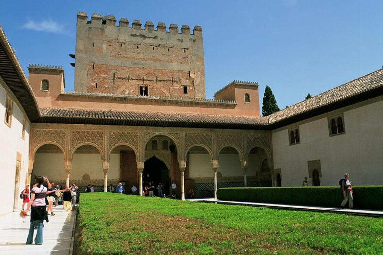 Escursione di un giorno a Palazzo dell'Alhambra e Giardini del Generalife da Roquetas, Aguadulce e Almeria — 3