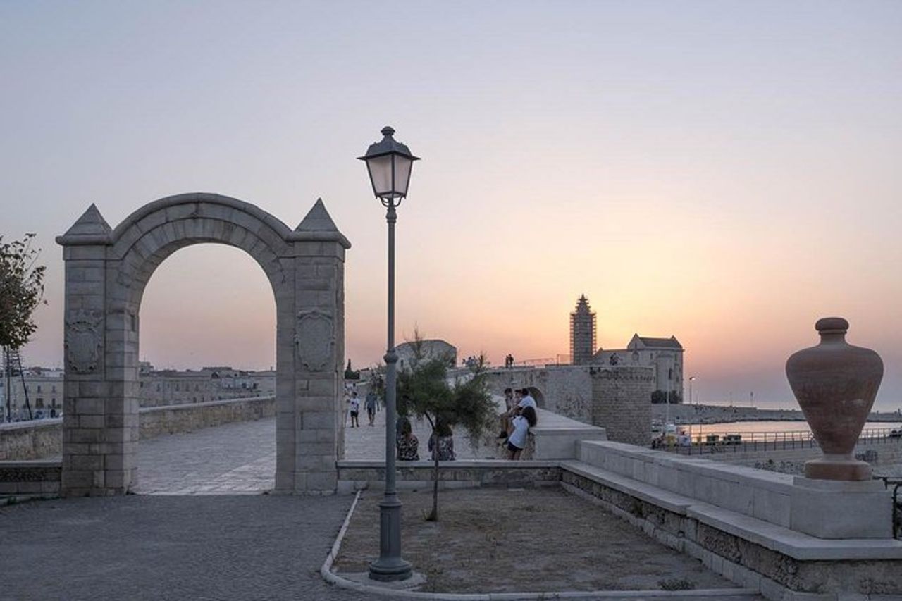 TRANI e Castel Del Monte UNESCO dal vostro alloggio — 3