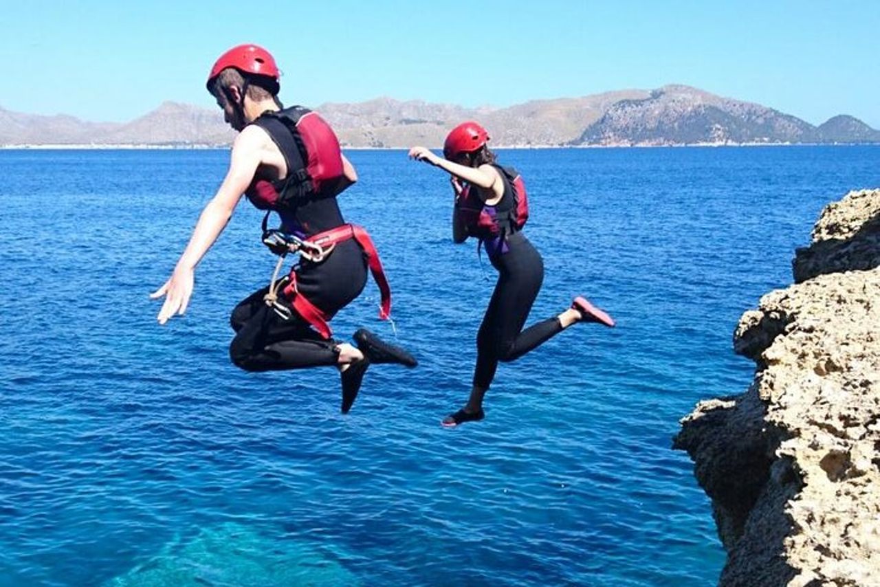 Esperienza di Cliff Jumping per piccoli gruppi a Maiorca — 6