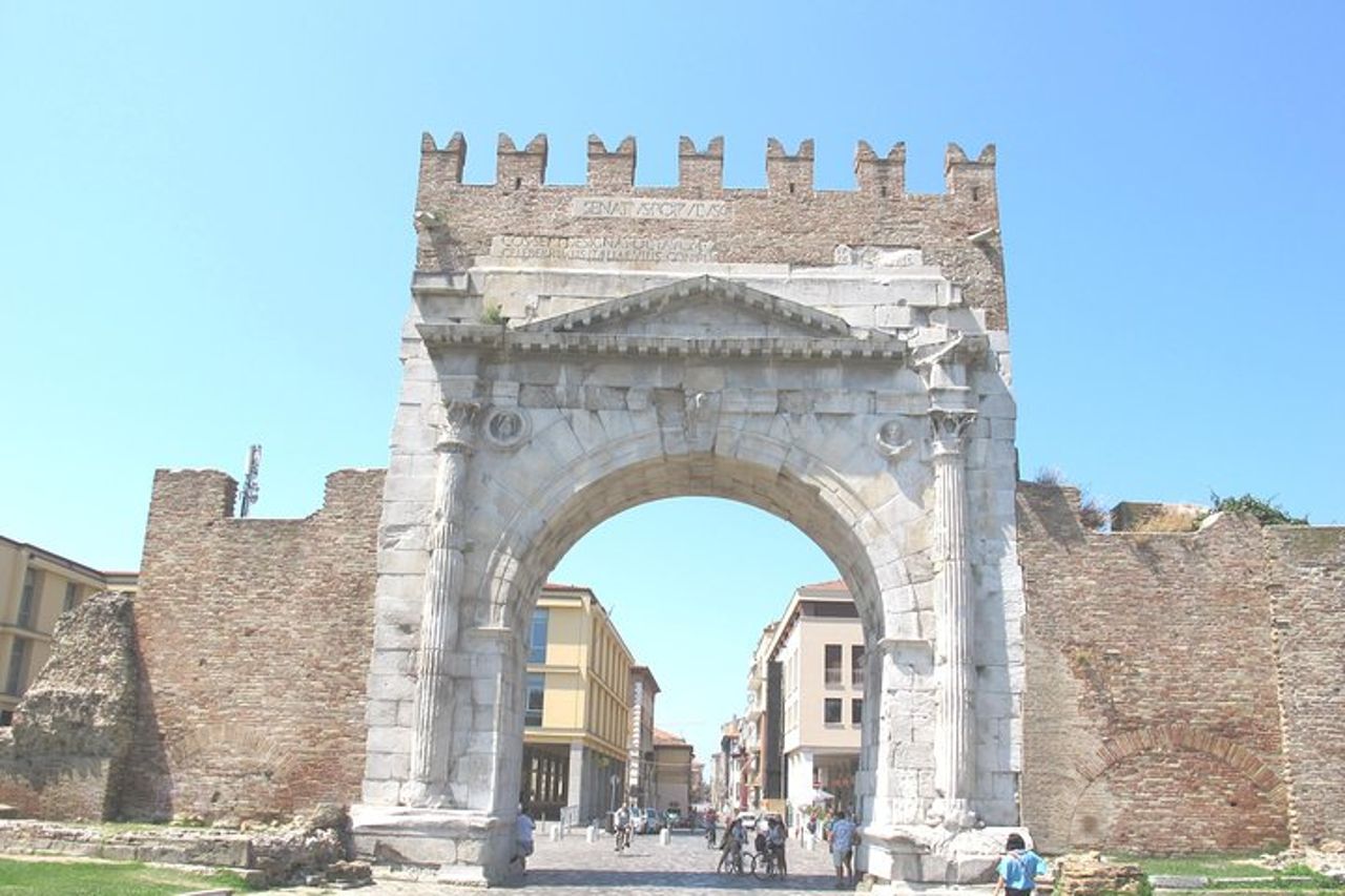 Tour semi-privato di Rimini dei punti salienti della città con la guida più votata — 2