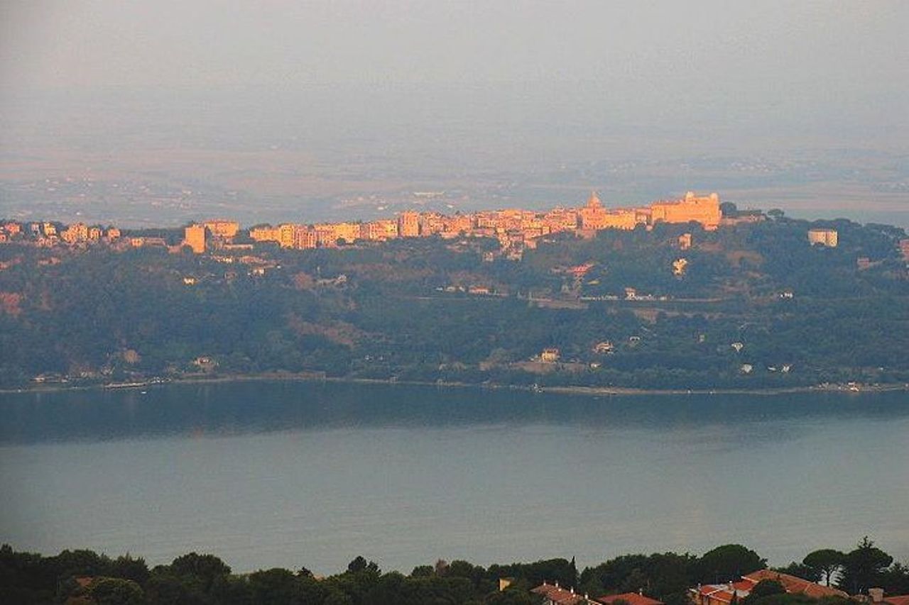 Villa D'Este e degustazione di vini a Castel Gandolfo Tour privato con autista