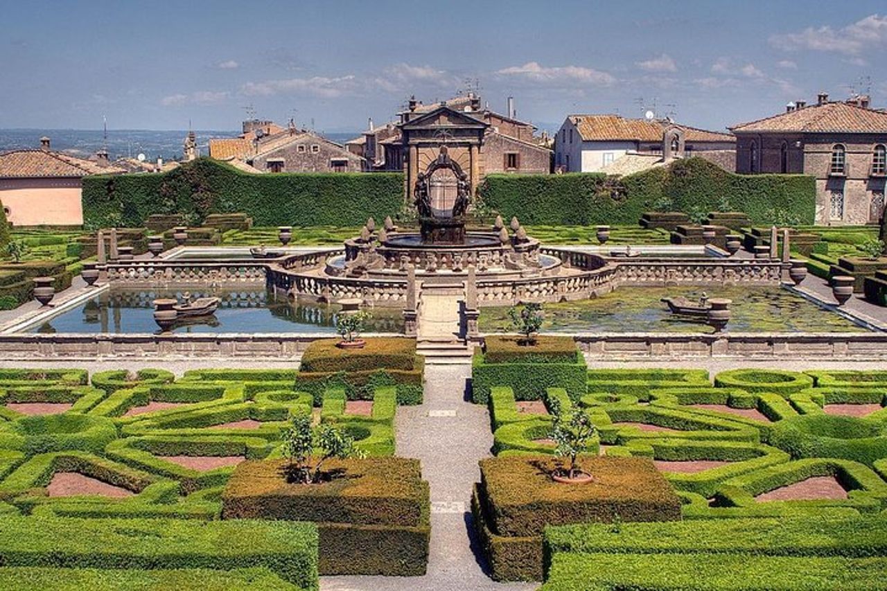 Bagnaia e Caprarola da Civitavecchia