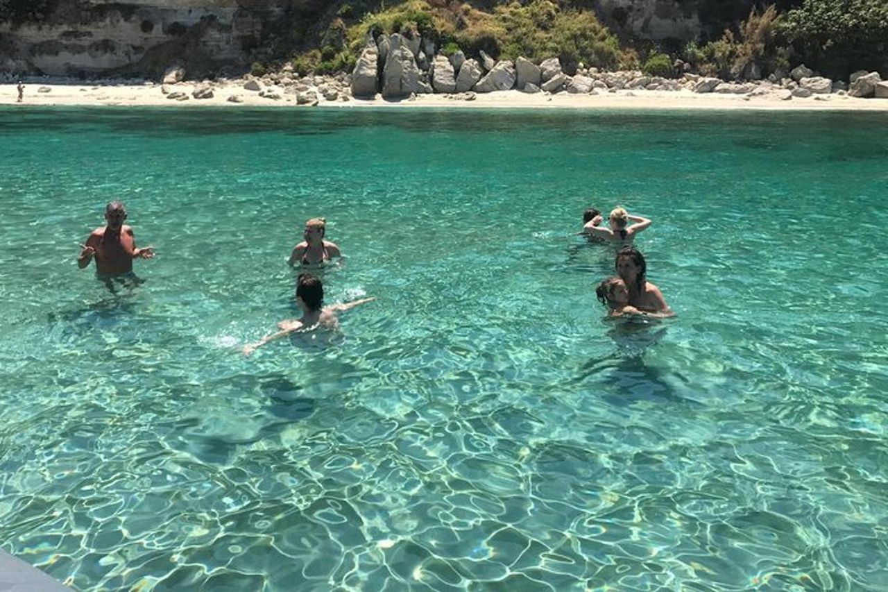 Tour snorkeling condiviso da Tropea a Capo Vaticano