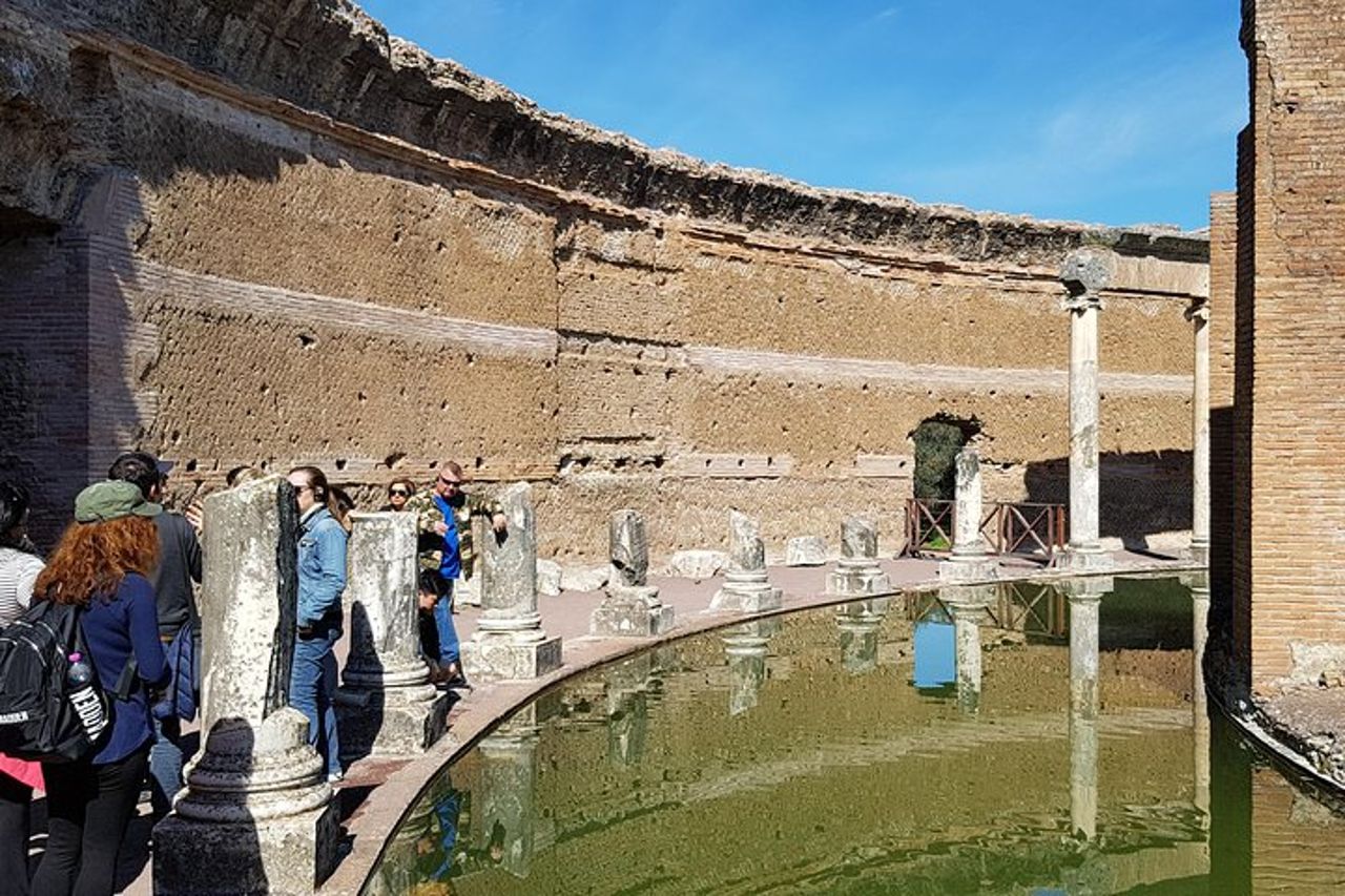 Gita di un giorno intero a Tivoli Villas da Roma con pranzo — 4