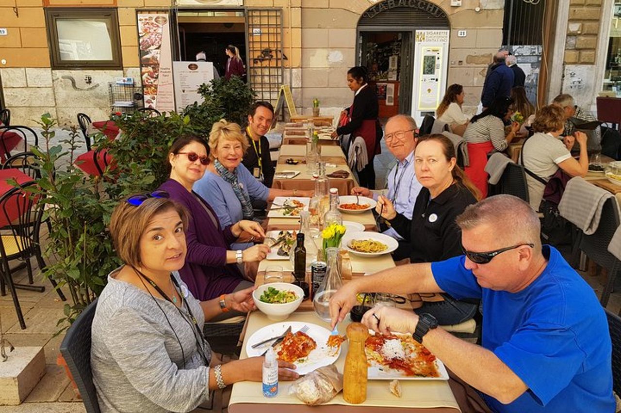 Gita di un giorno intero a Tivoli Villas da Roma con pranzo — 5