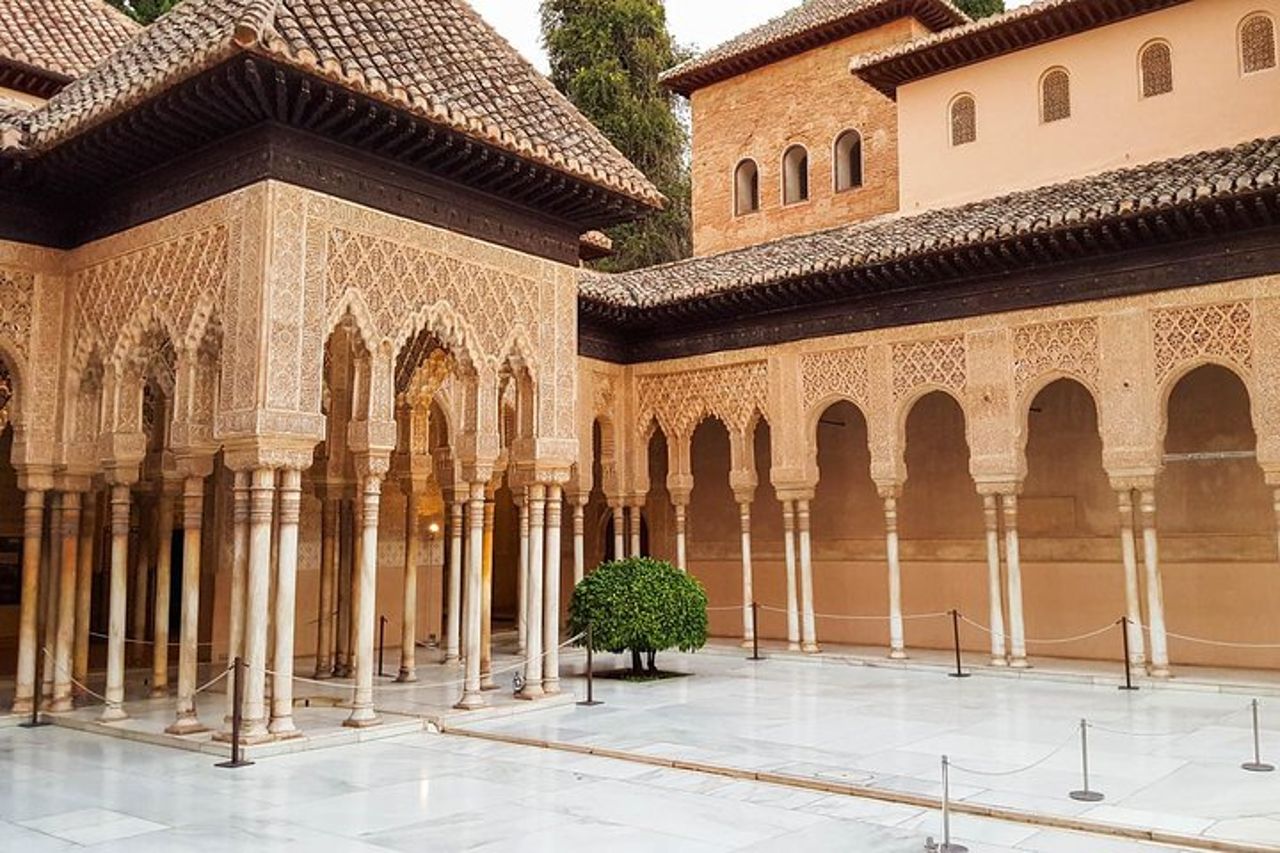 Escursione a terra da Almeria: Alhambra e Giardini del Generalife