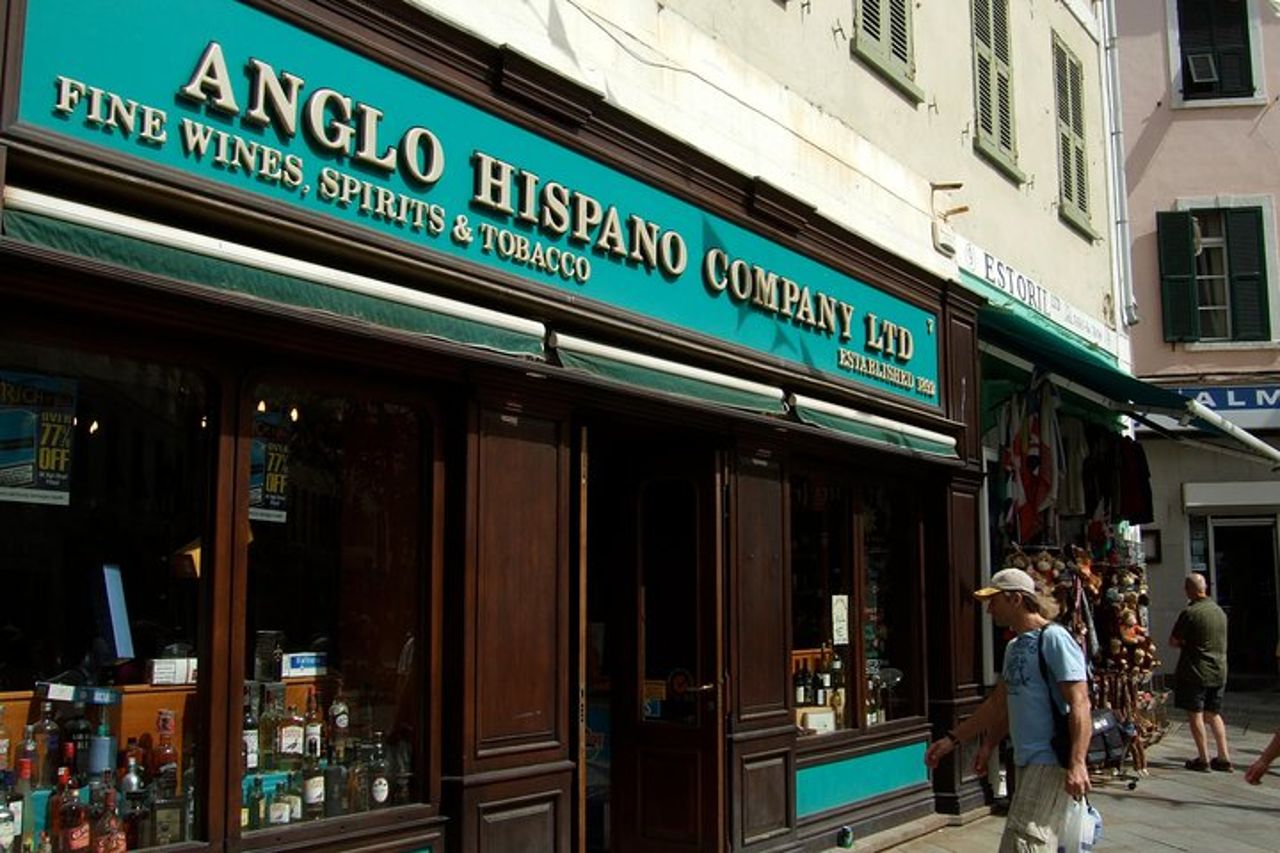 Tour guidato dello shopping di Gibilterra dalla Costa del Sol — 3