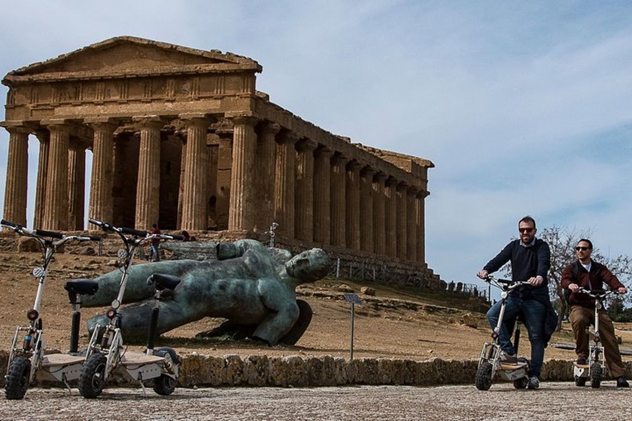 Tour in monopattino elettrico nella Valle dei templi Agrigento — 3
