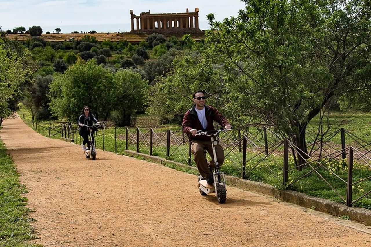 Tour in monopattino elettrico nella Valle dei templi Agrigento — 2