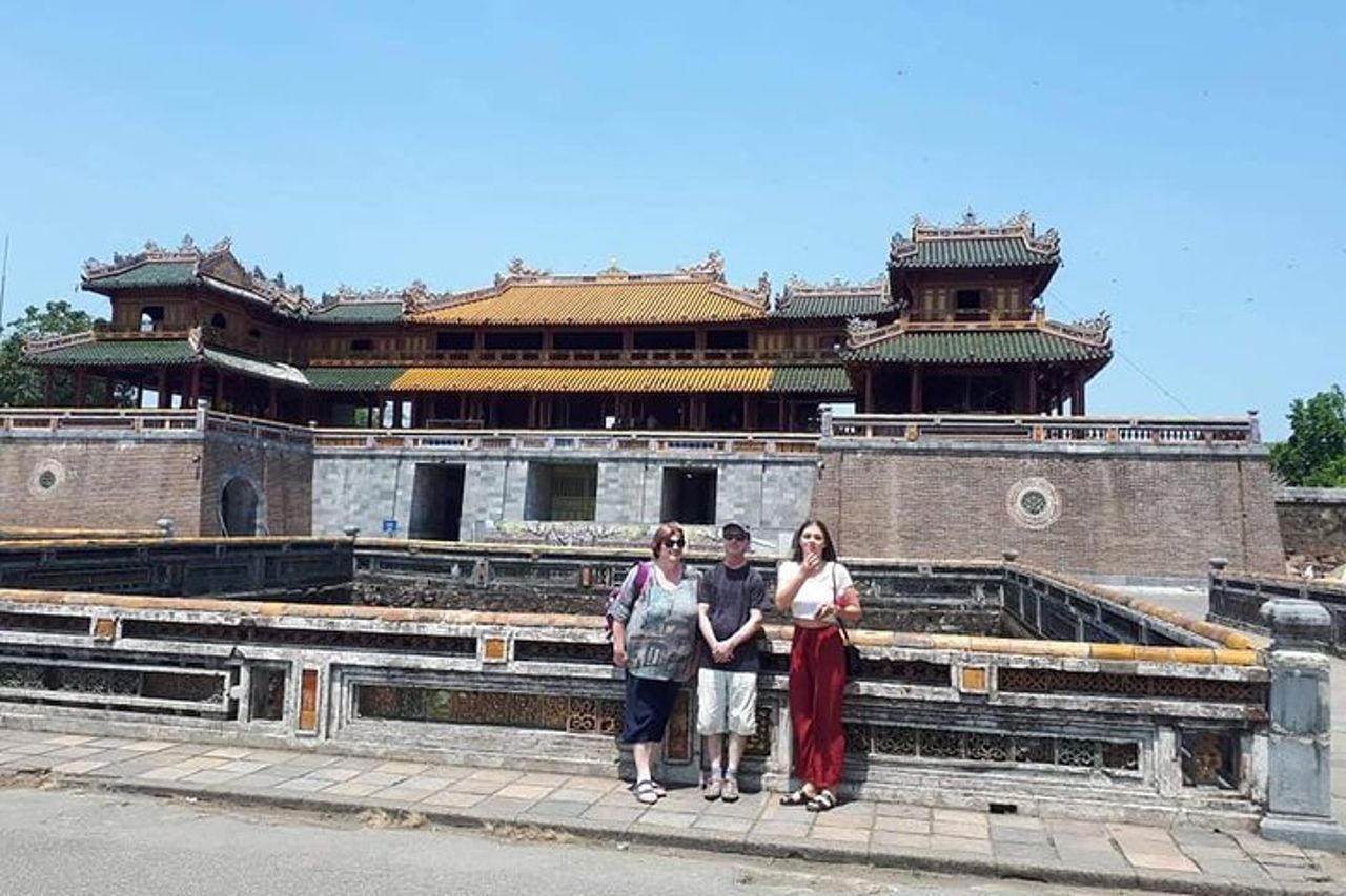 Shore Excursion per visitare Hue City e il Perfume River da CHAN MAY o TIEN SA Port — 5